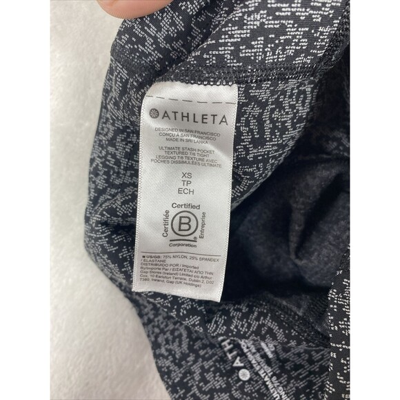 Athleta Women's XSmall Black Ultimate Stash Pocket‎ Textured 7/8 Tight Leggings - Picture 10 of 10